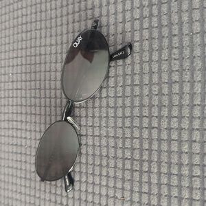 QUAY AUSTRALIA ROUND SMALL SUNGLASSES ALISSA VIOLET